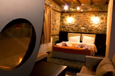 Mini Suite Jaccuzi Fireplace