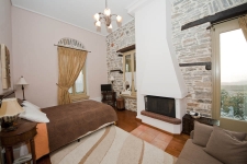 Superior Β Room with fireplace