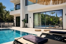 Bougainvillea Boutique Villa 1