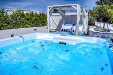 Superior Suite with Outdoor Heated Jacuzzi - Sea View